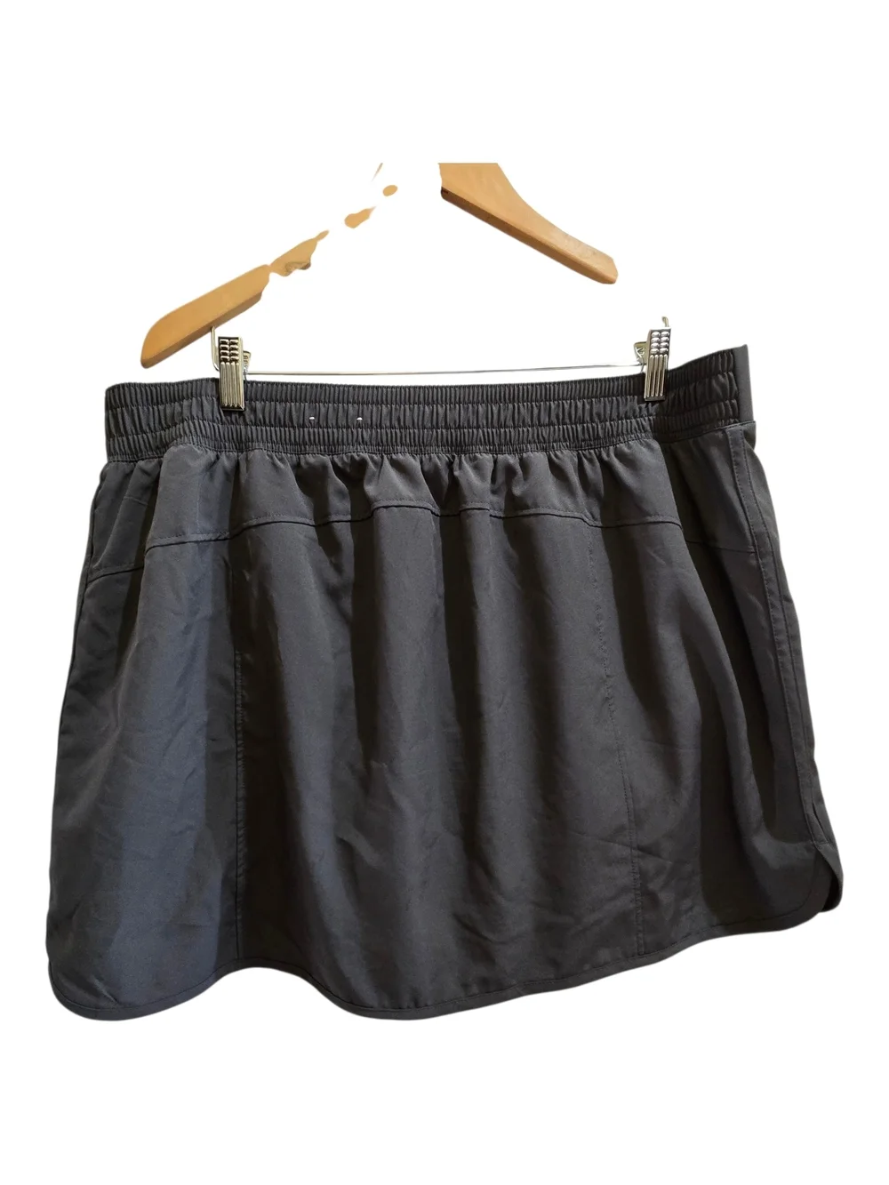 Women’s Performance Skort in Dark Gray - Picture 2 of 4
